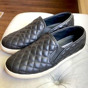 Steve Madden - ECENTRCQ